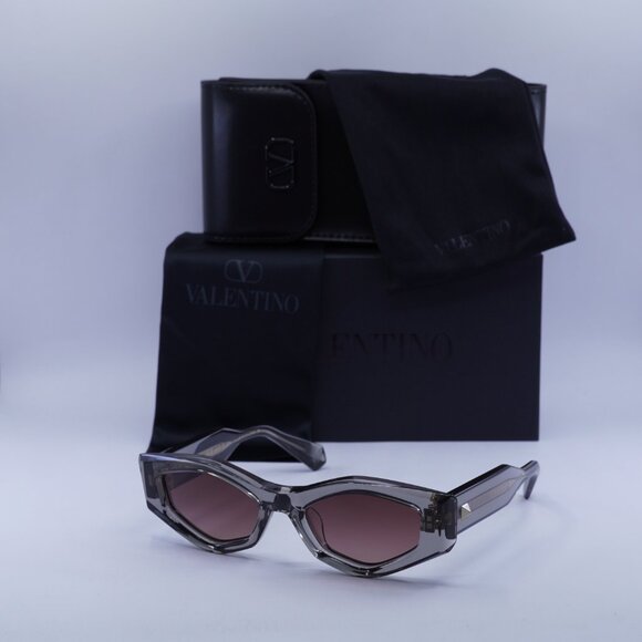 Valentino V-TRE VLS-101C Sunglasses Translucent Grey Cat Eye Frame main image 8